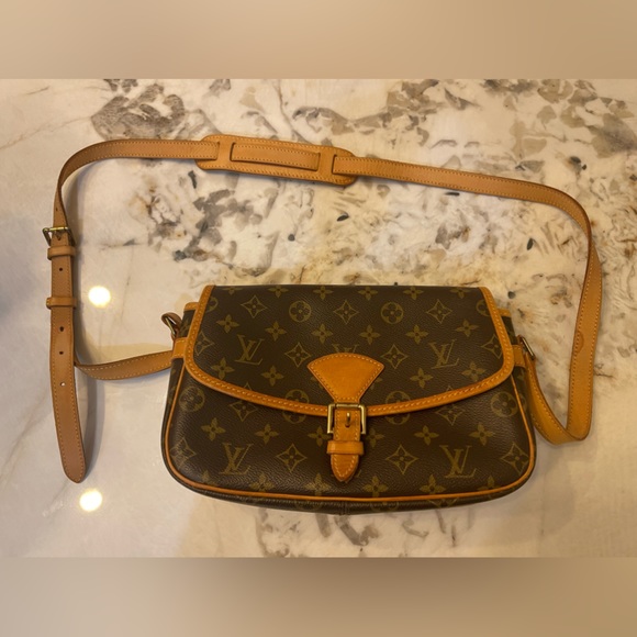 Louis Vuitton Handbags - Louis Vuitton Sologne Bag